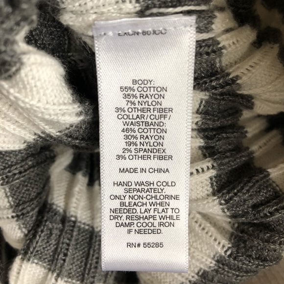 {Express} Gray Striped V-Neck Fitted Sweater - Picture 4 of 5